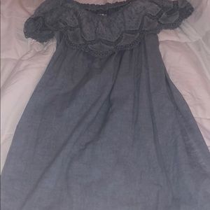 Off shoulder dress. More Jean color/blue